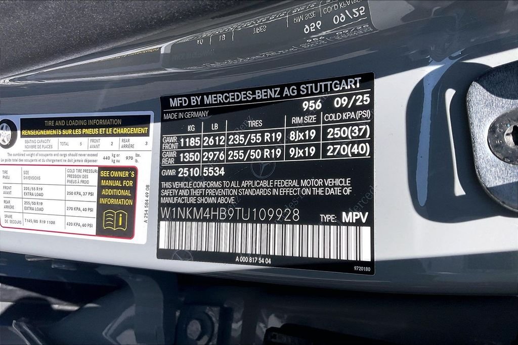 Used 2026 Gray Mercedes-Benz GLC 300 image 26