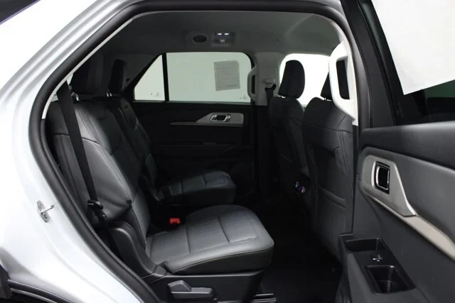 New 2026 Space White Metallic Ford Active image 40