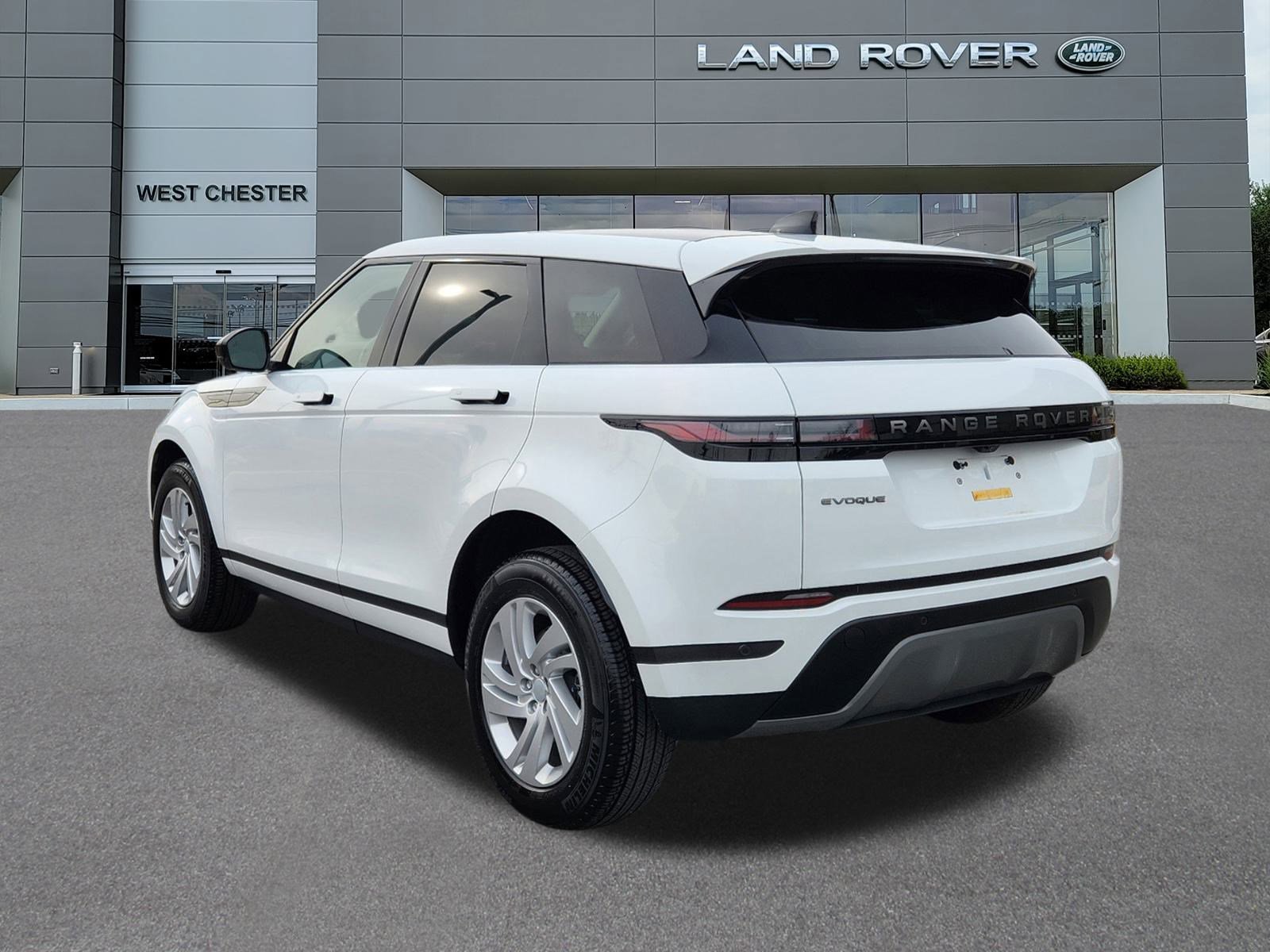 Certified Used 2024 Fuji White Land Rover S image 3