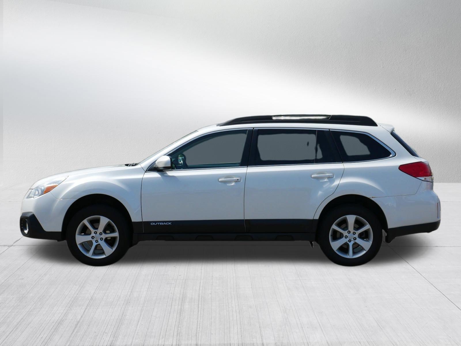Used 2013 Satin White Pearl Subaru 2.5i Premium image 4
