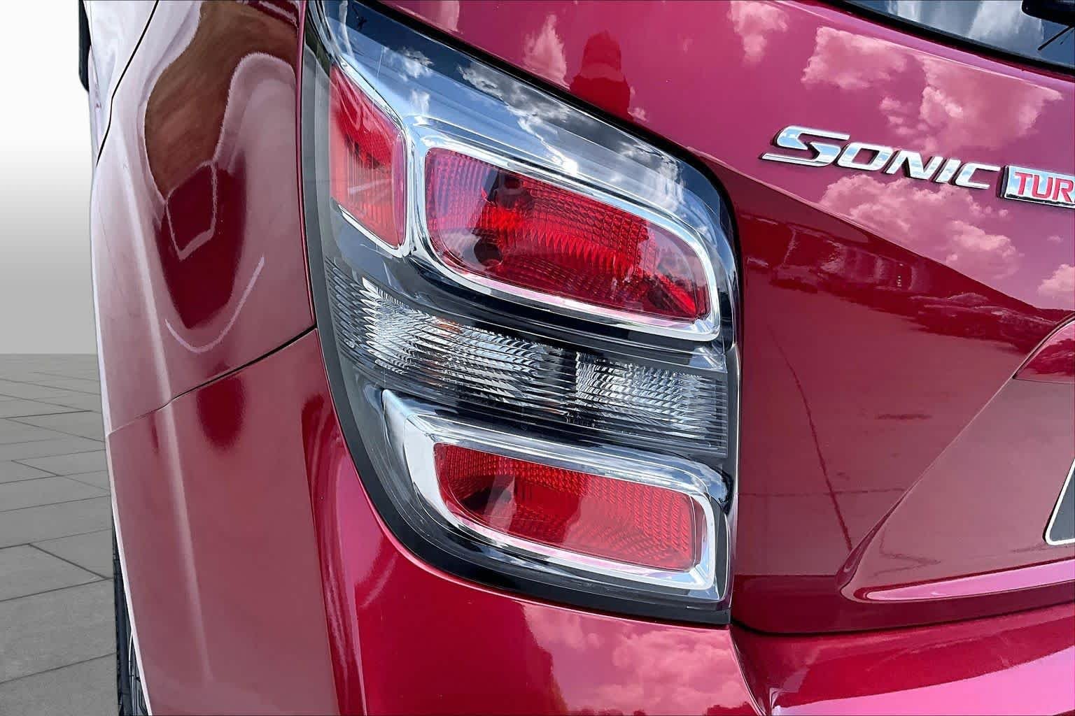 Used 2017 Cajun Red Tintcoat Chevrolet LT image 27