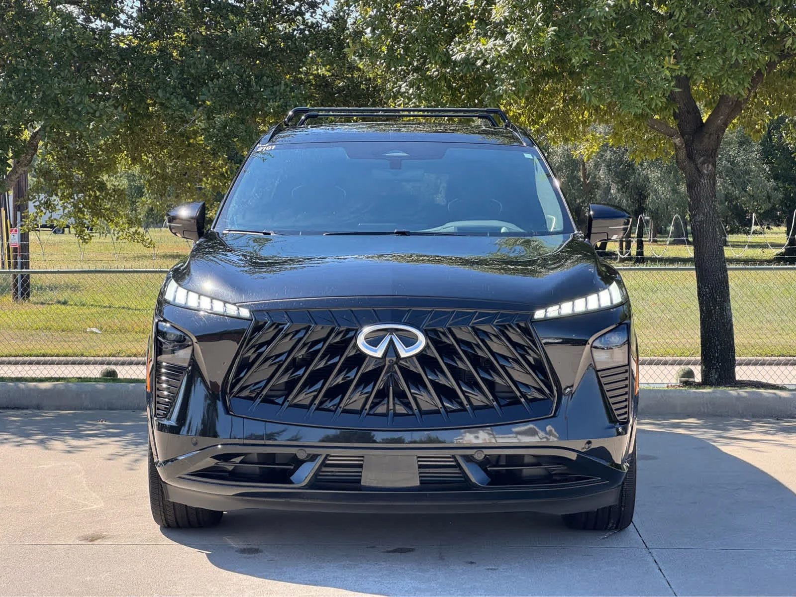 Certified Used 2027 Mineral Black INFINITI AUTOGRAPH image 2