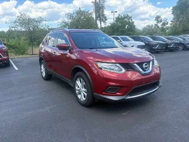 Used 2016  Nissan SV image 3