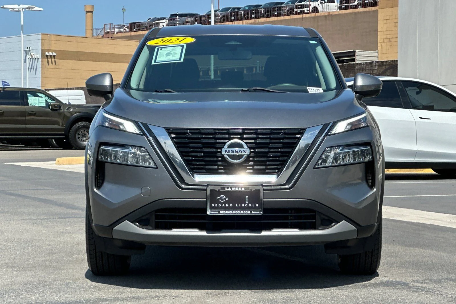 Used 2021 Gray Nissan SV image 8