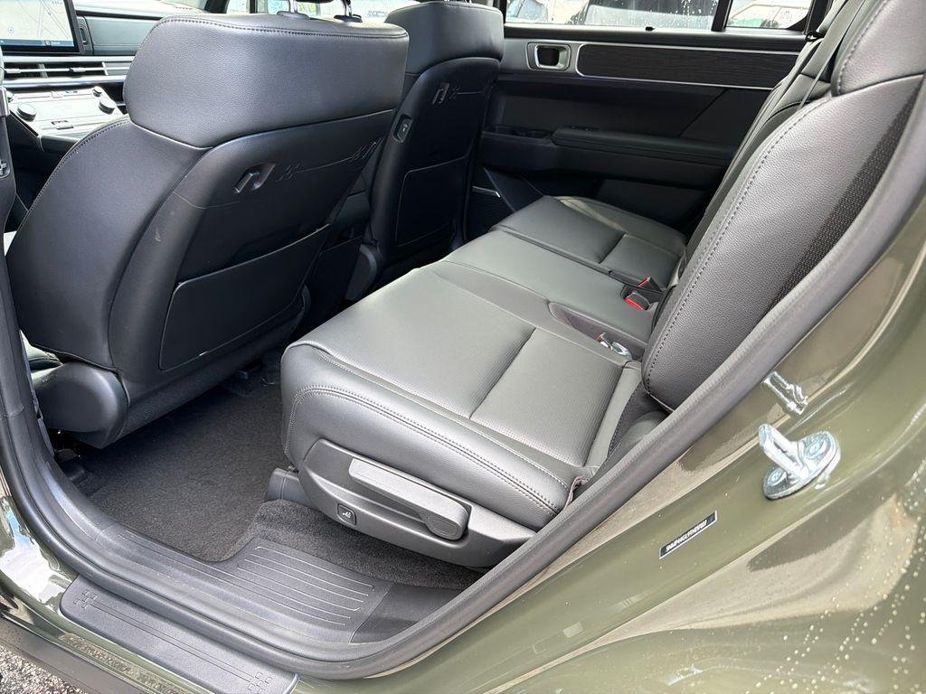 New 2026 Green Hyundai Limited FWD image 21