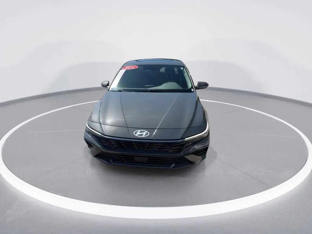 Used 2024 Gray Hyundai SEL image 3