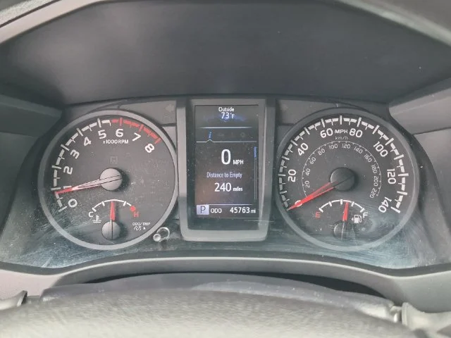 Used 2022 White Toyota SR image 22