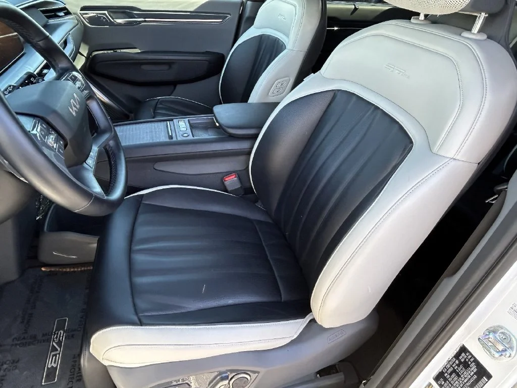 Used 2024 Snow White Pearl Kia GT-Line image 18