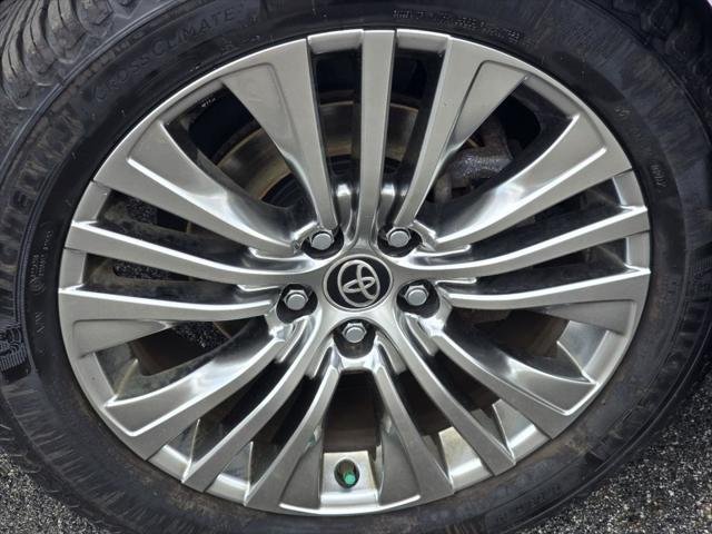 Certified Used 2021 BLIZZARD PEARL Toyota  image 11