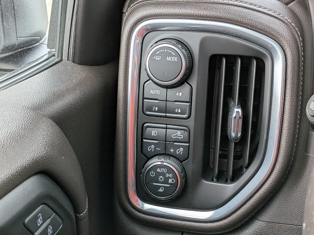 Used 2022 Summit White Chevrolet LTZ image 16