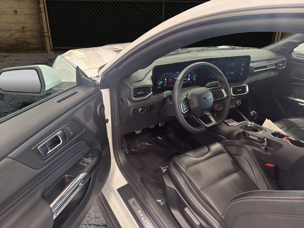 2025 Ford Mustang GT Premium - Photo 6