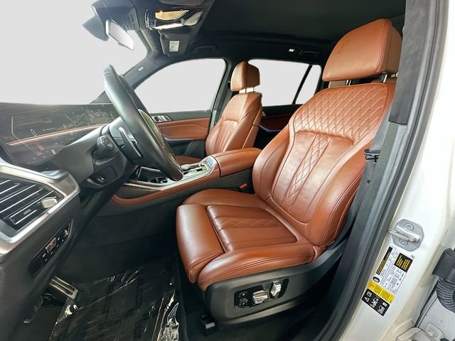 Used 2023 White BMW xDrive40i image 21