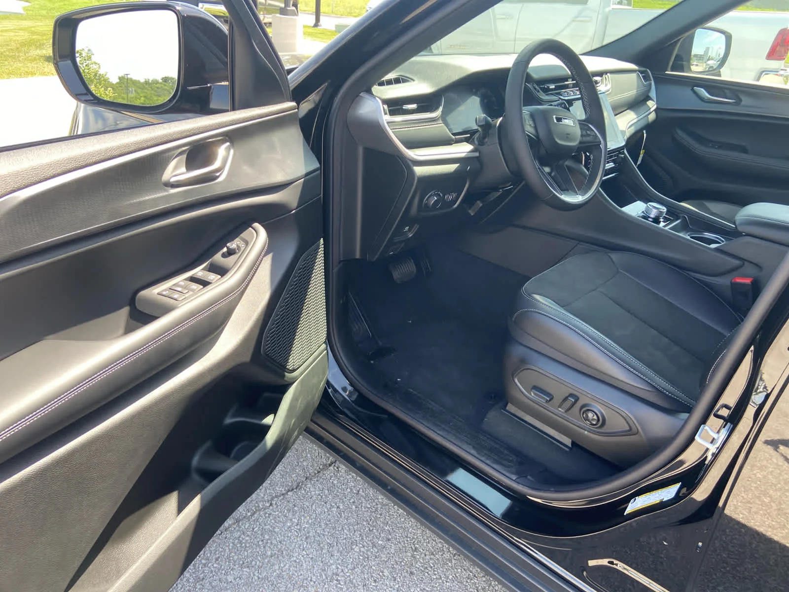 2025 Jeep Grand Cherokee L Altitude - Photo 23