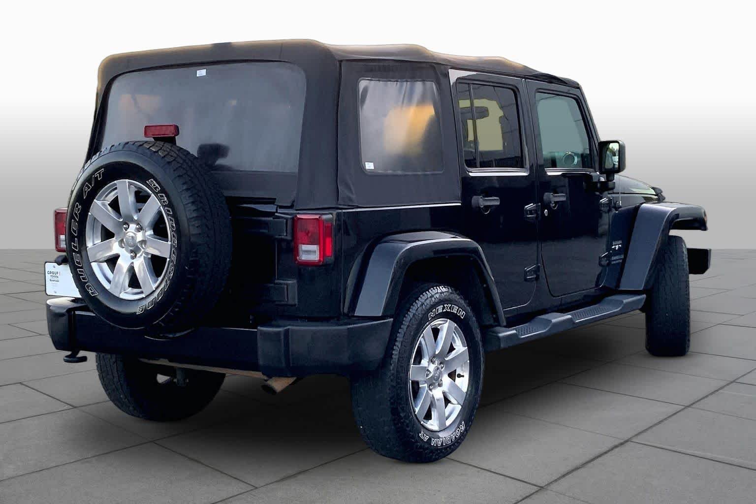 Used 2016 Black Clearcoat Jeep Sahara image 12