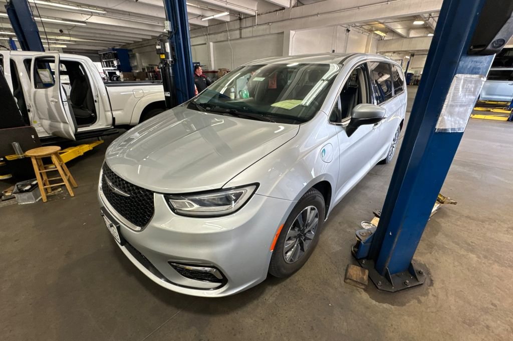 Used 2023 Chrysler Pacifica Hybrid Touring L with VIN 2C4RC1L70PR584266 for sale in San Bruno, CA