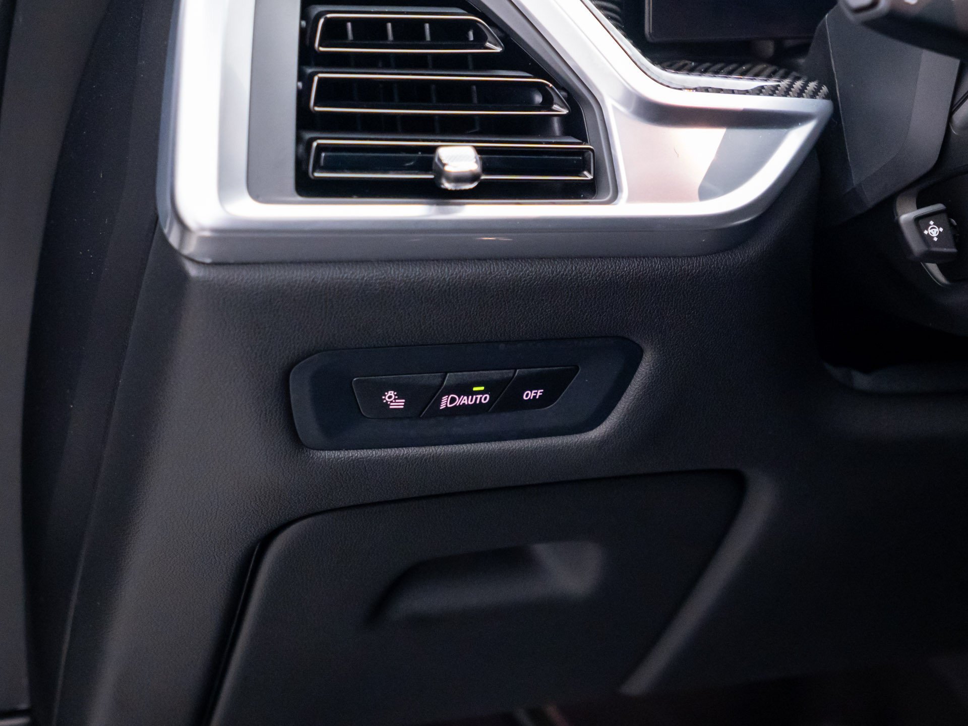 Certified Used 2024 Alpine White BMW M60i image 21
