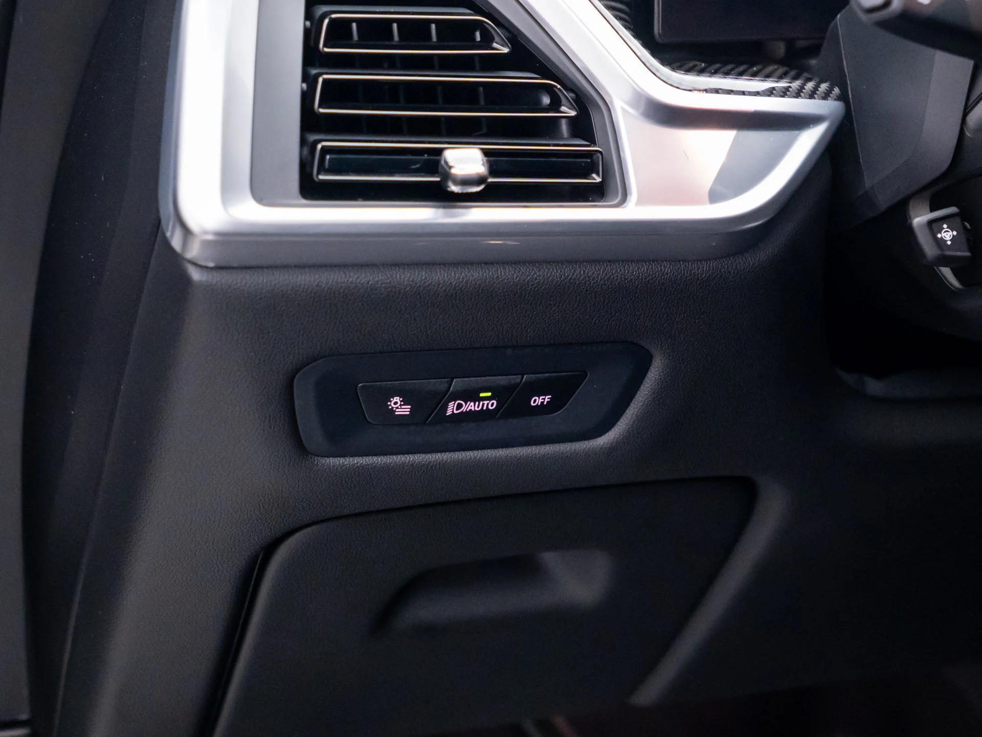 Certified Used 2024 White BMW M60i image 21