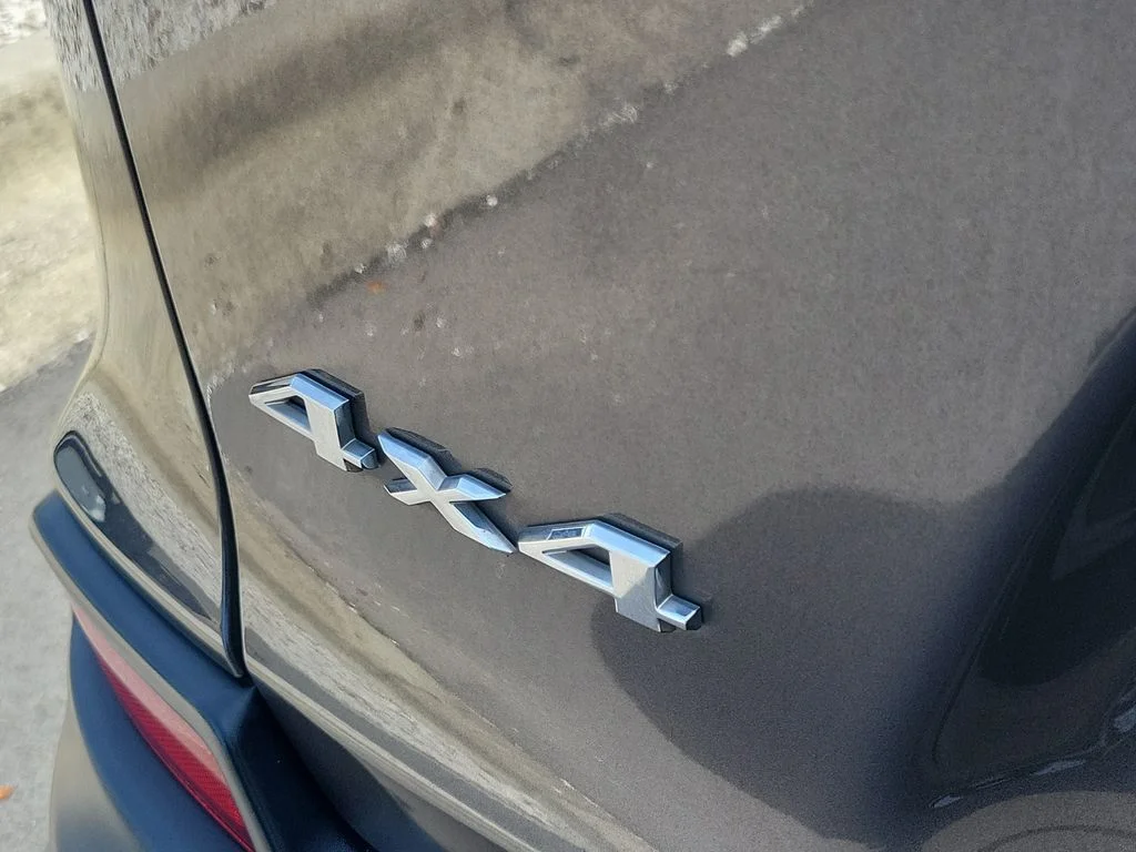 Used 2019 Gray Jeep Limited image 9
