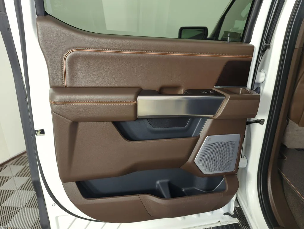 Used 2022 White Ford King Ranch image 27