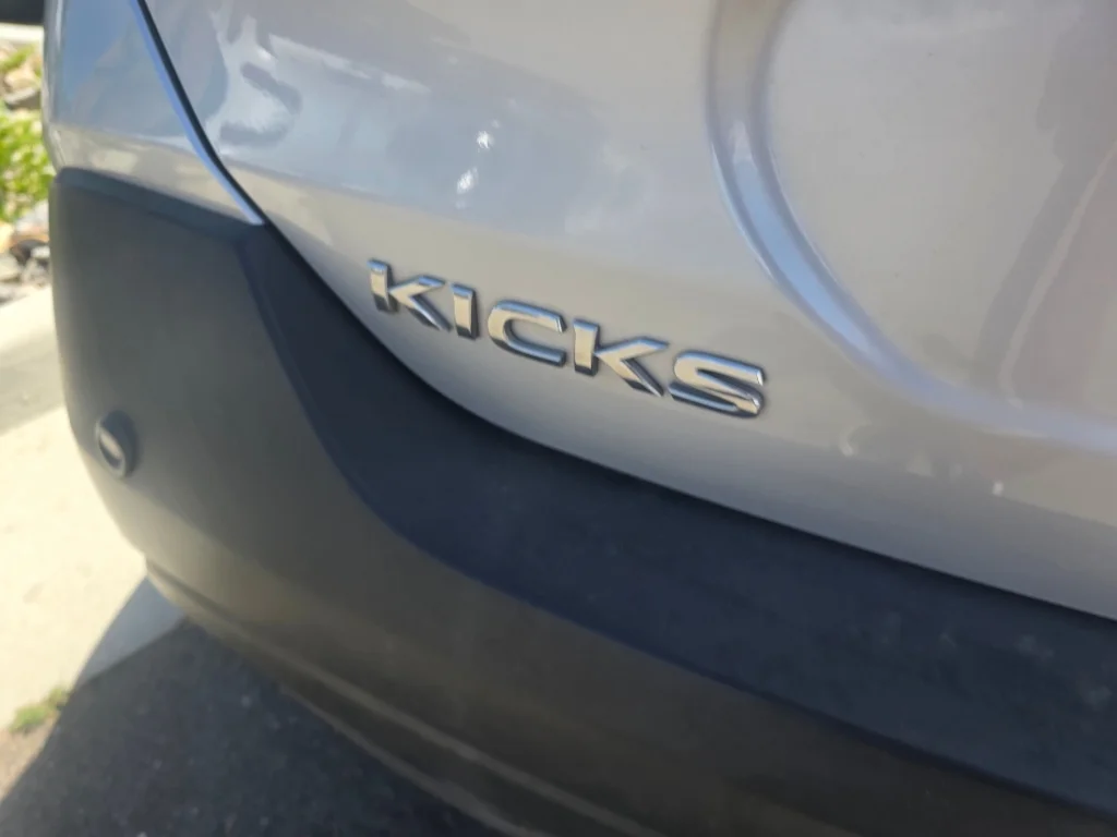 Used 2020 Brilliant Silver Metallic Nissan SV image 10