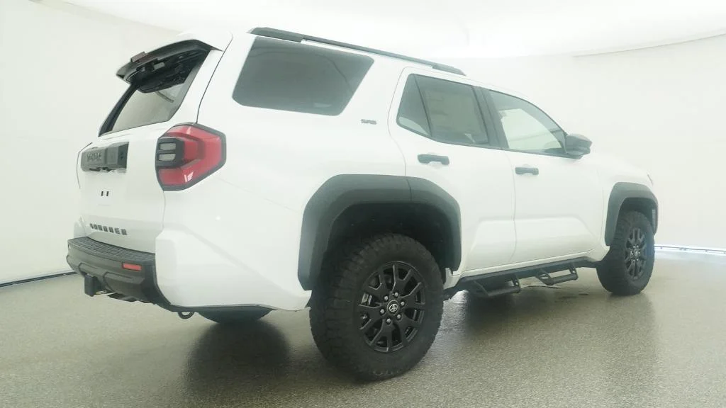 New 2026 Ice Cap Toyota SR5 image 9