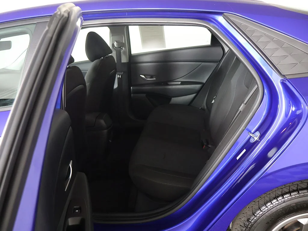 Used 2025 Blue Hyundai SE image 27