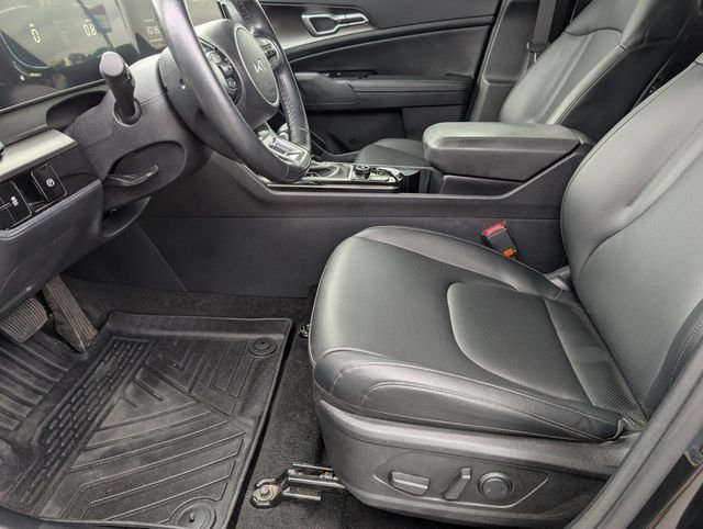 Used 2025 Black Kia EX image 15