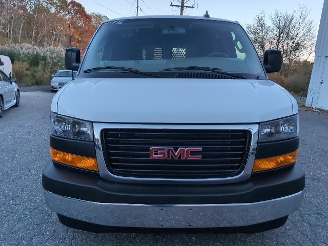 2024 Gmc Savana 2500 Cargo photo 2