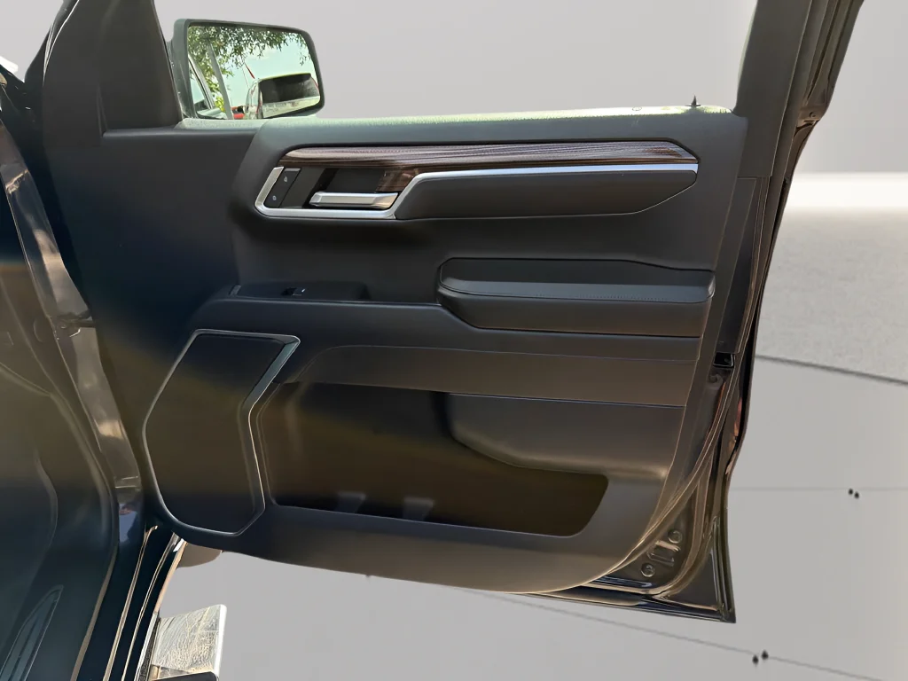 Used 2022 Gray Chevrolet LT image 37