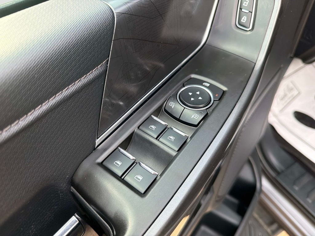 Used 2022 Gray Ford XLT image 19