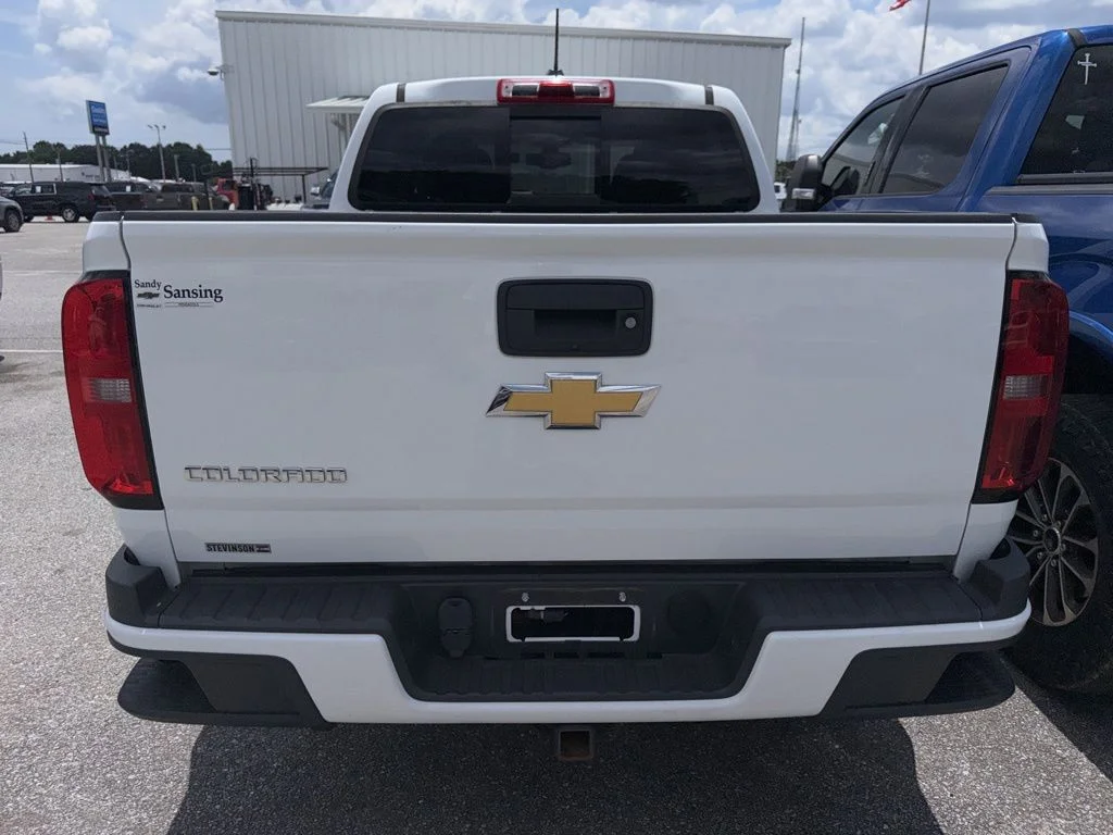 Used 2018 White Chevrolet Z71 image 8