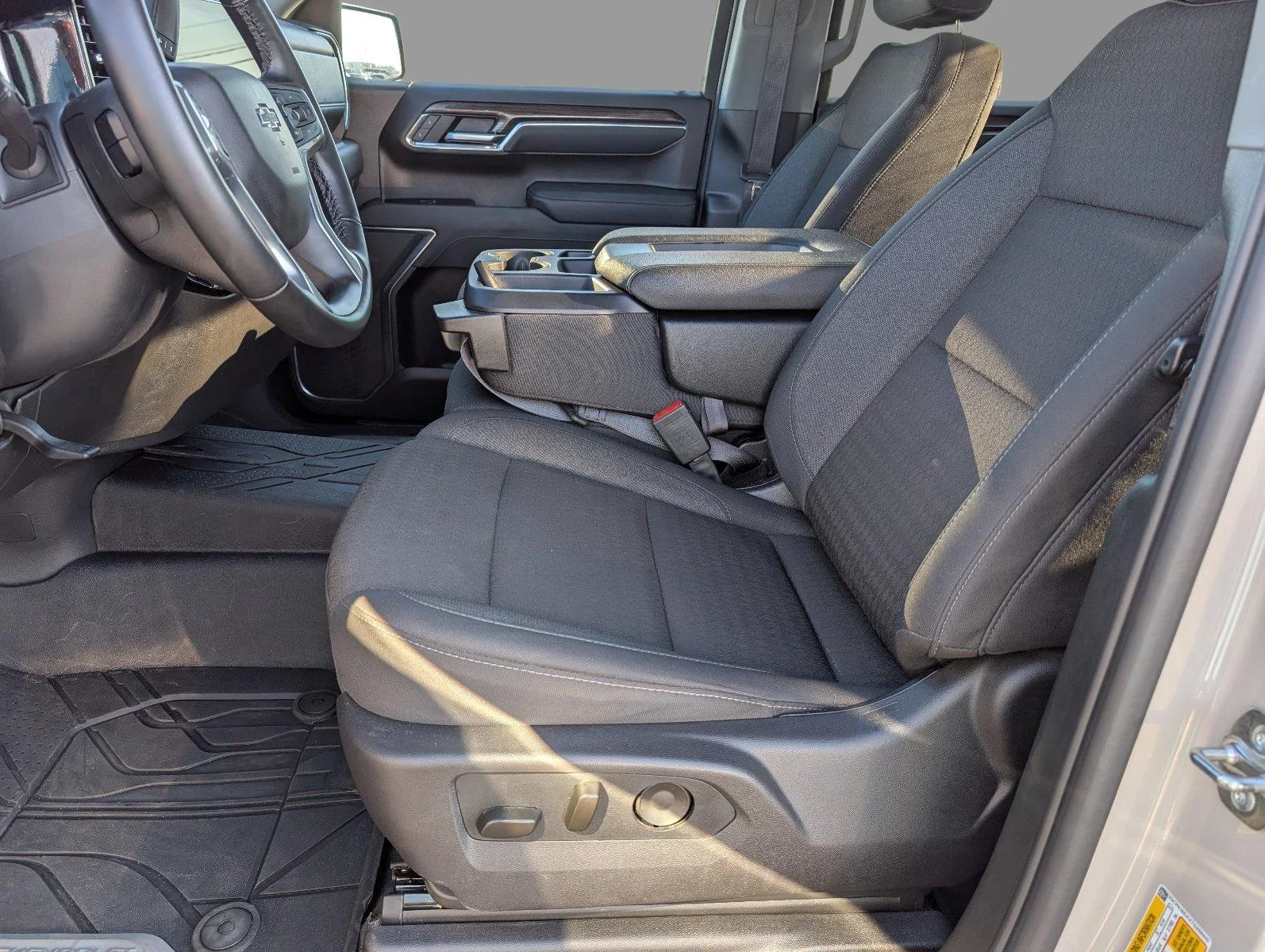 Used 2026 White Sands Chevrolet RST image 3