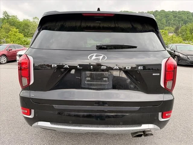 Used 2020 Black Hyundai Limited image 30