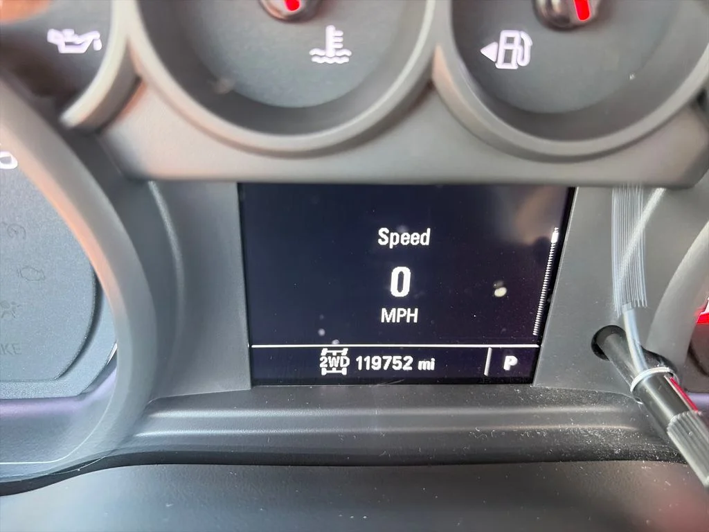 Used 2021 Summit White GMC Base image 17