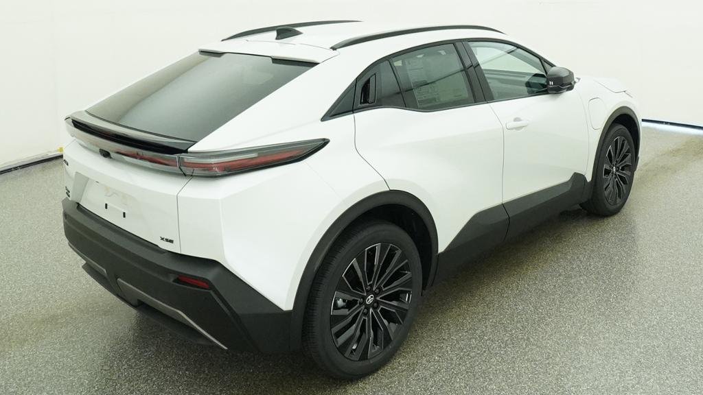 New 2026 Wind Chill Pearl Toyota XSE image 18
