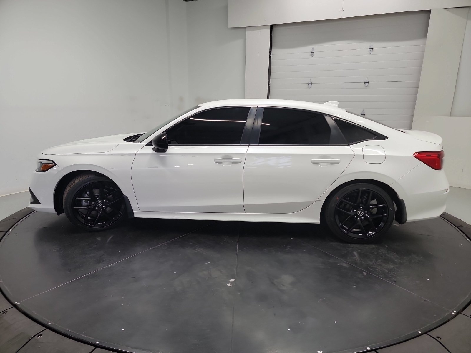 Certified Used 2024 Platinum White Pearl Honda Sport image 5