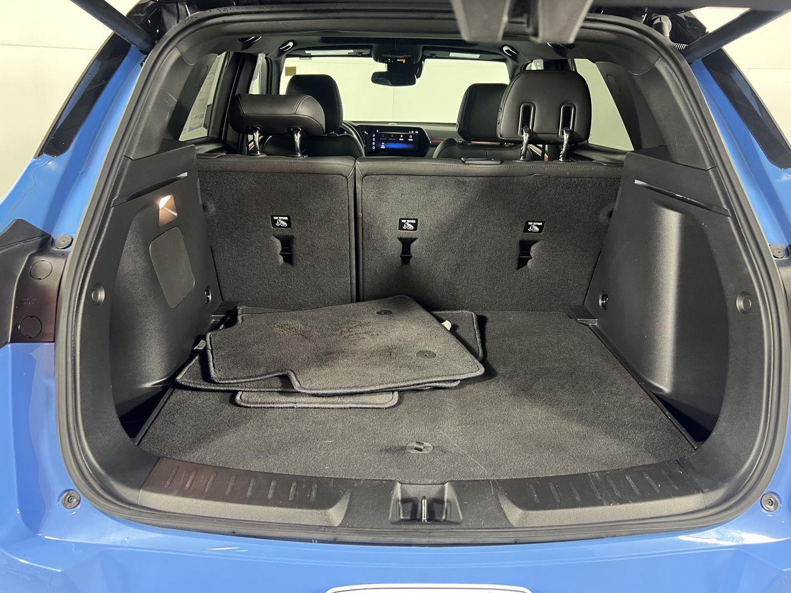 Used 2024 Fountain Blue Chevrolet RS image 9