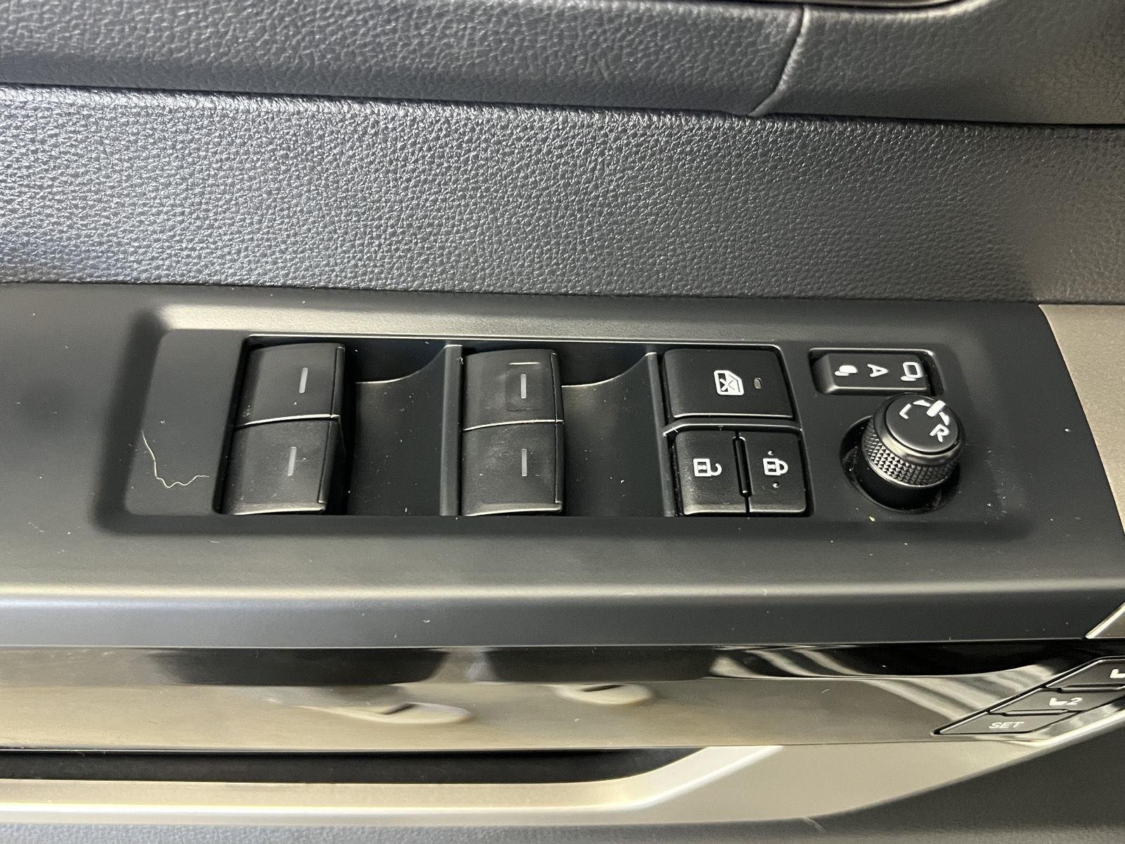 2025 Toyota Tundra Limited - Photo 21