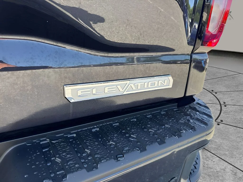 Used 2025 Silver GMC Elevation image 19