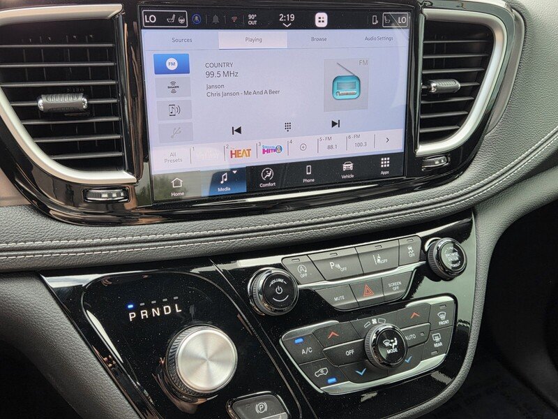 2026 Chrysler Pacifica Select - Photo 24