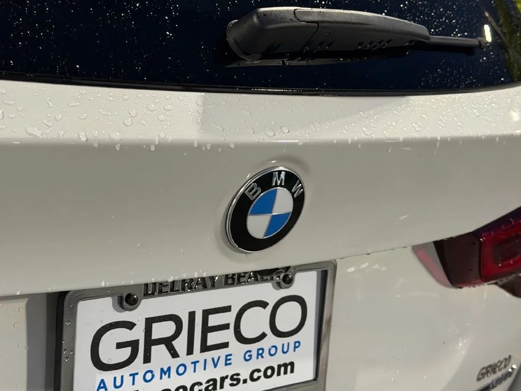 Used 2021 White BMW xDrive30i image 15