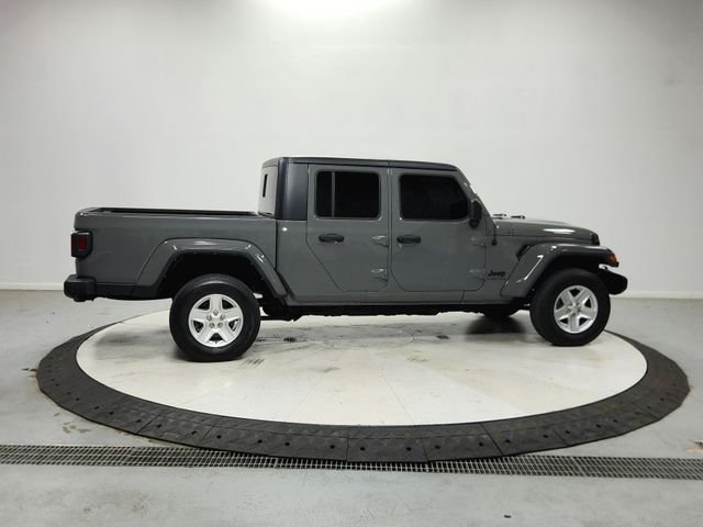 Used 2022 Gray Jeep Sport image 9