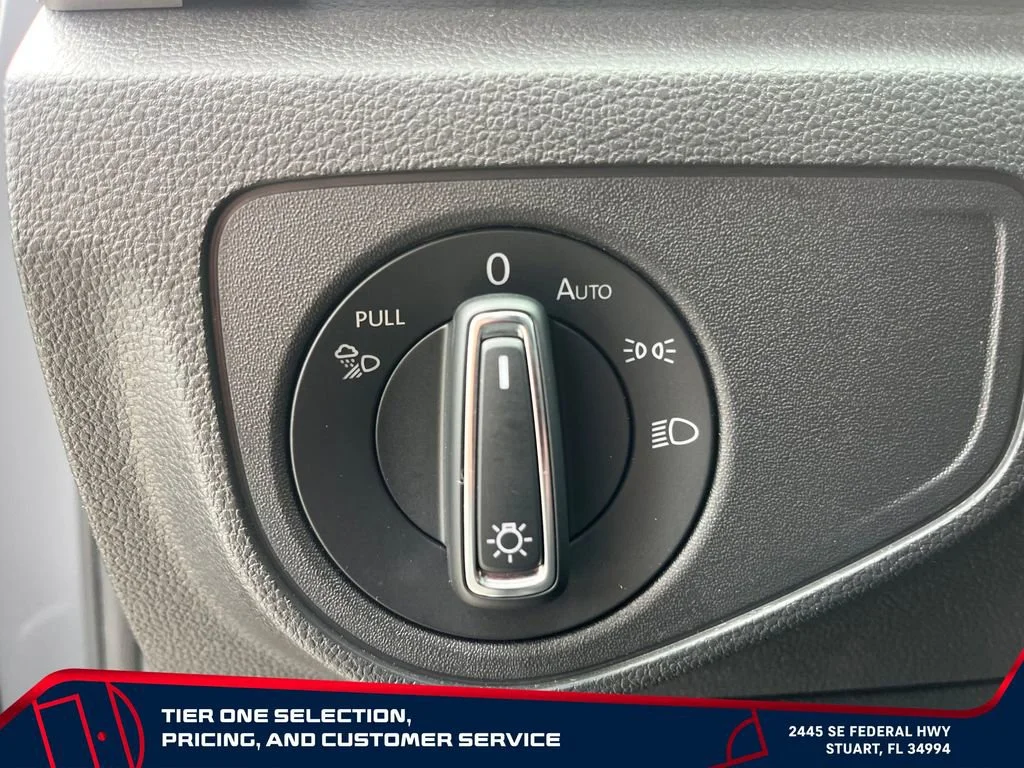 Used 2020 Gray Volkswagen 3.6L V6 SEL Premium image 15