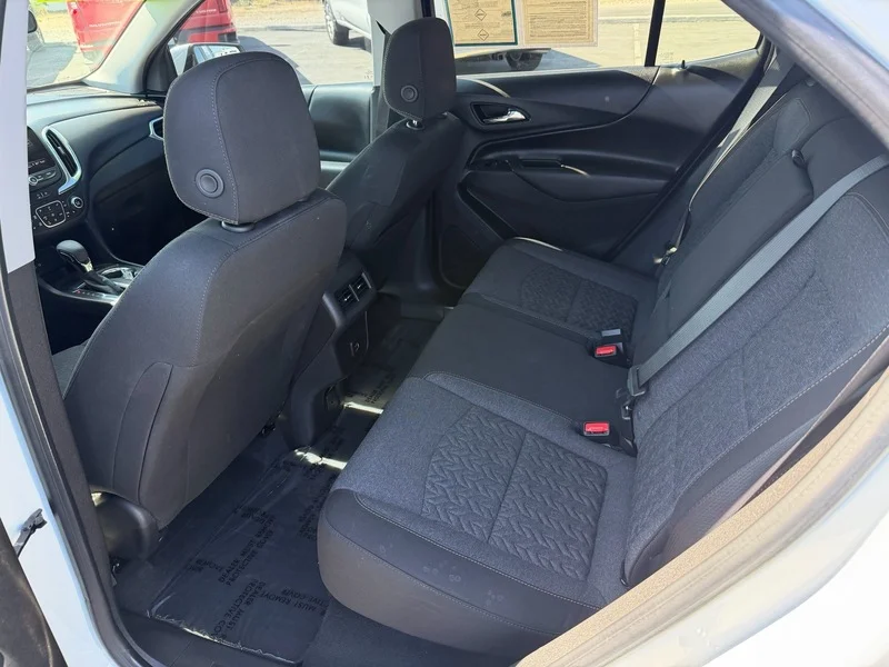 Used 2024 Summit White Chevrolet LT image 18