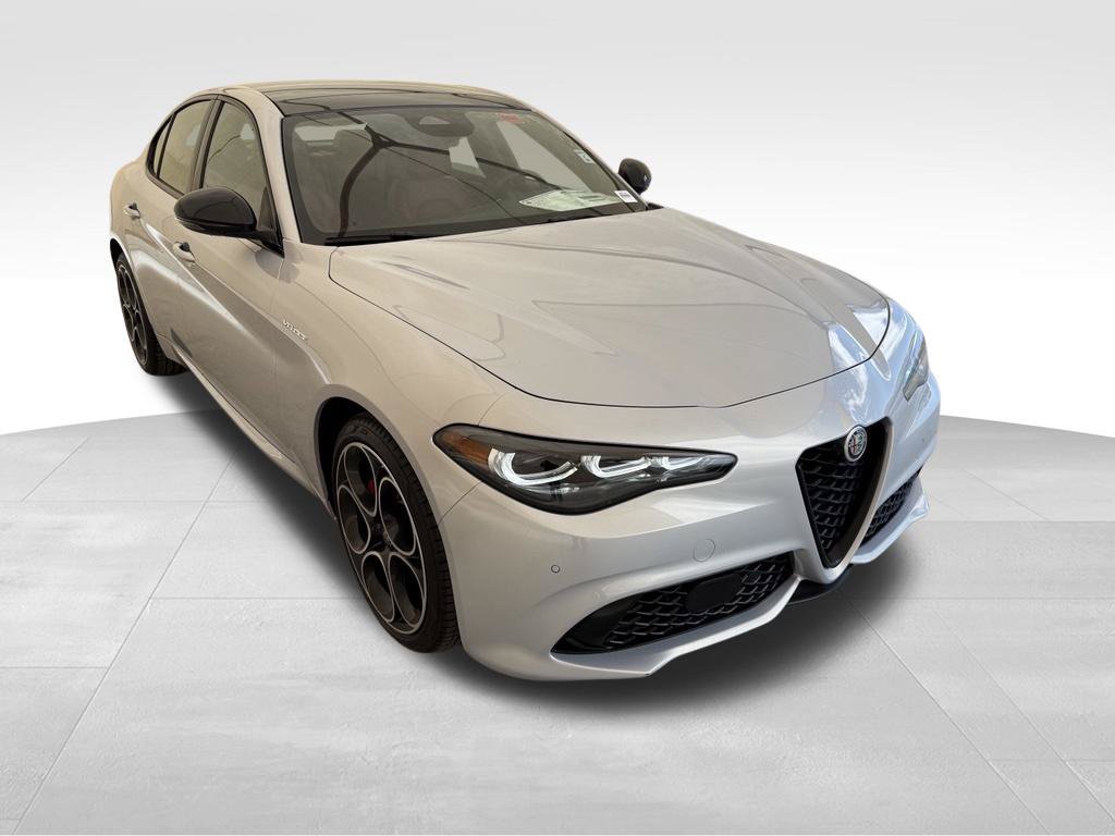 New 2026 Moonlight Gray Metallic Exterior Paint Alfa Romeo Base image 7