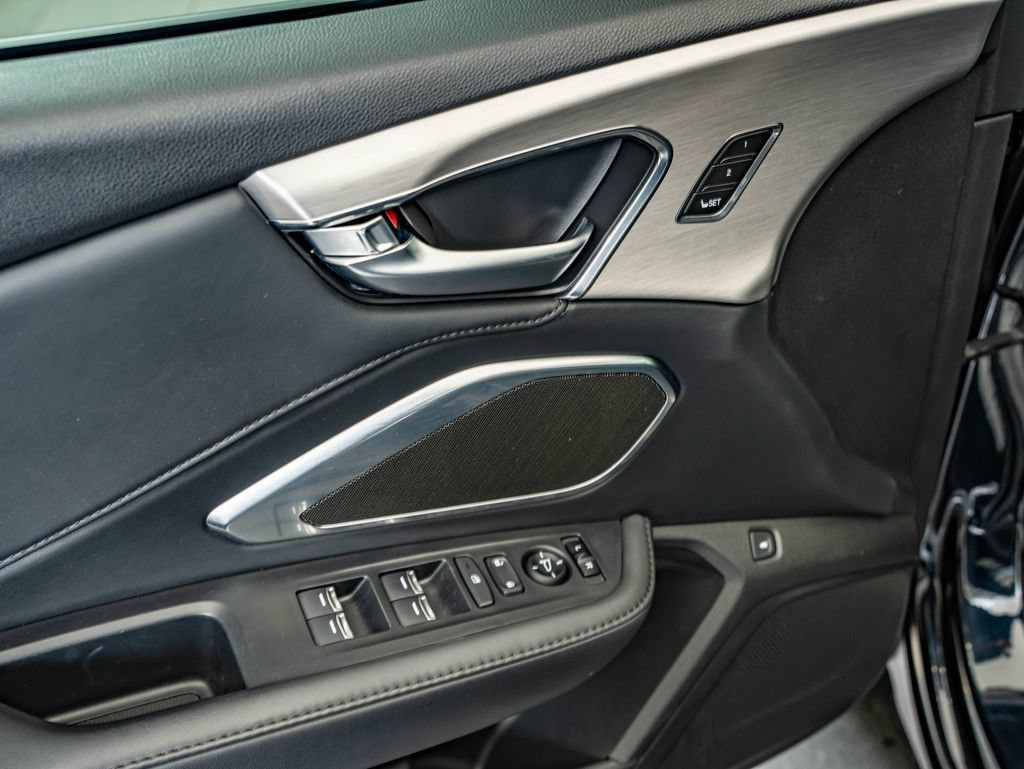 Used 2021 Black Acura  image 18