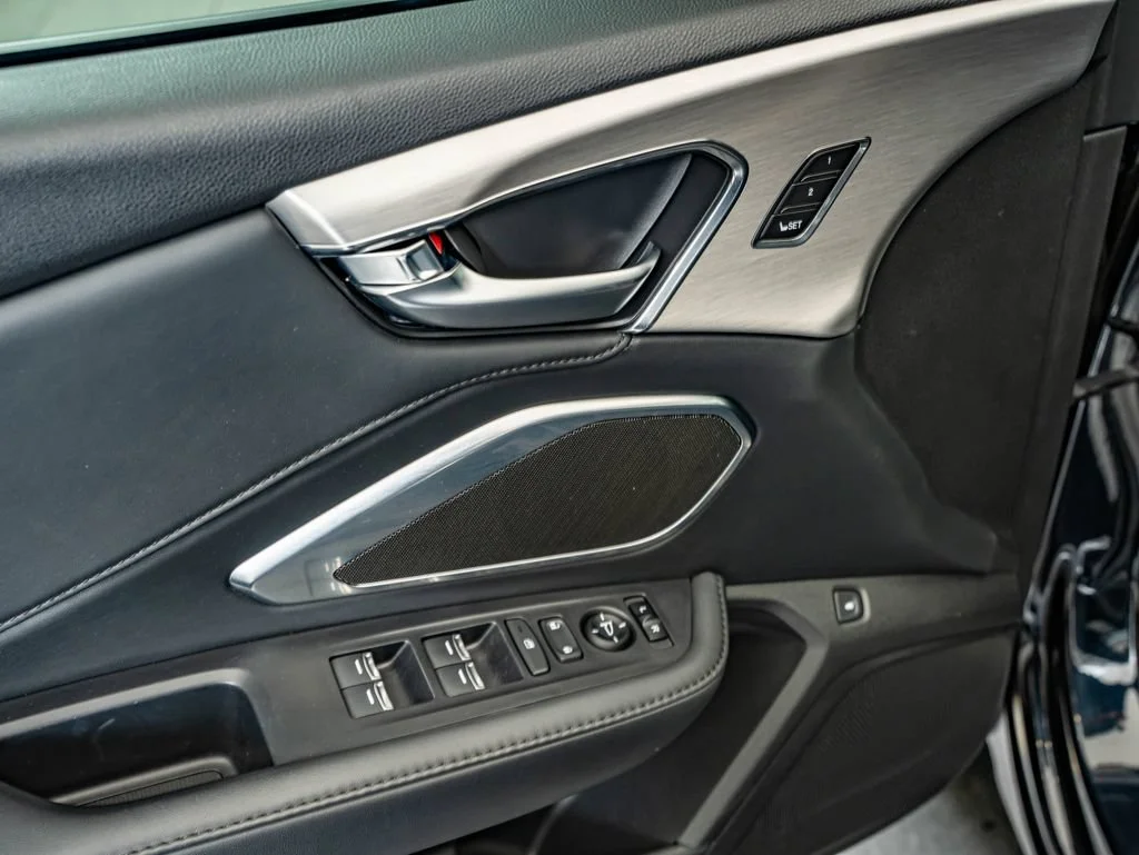 Used 2021 Black Acura  image 18