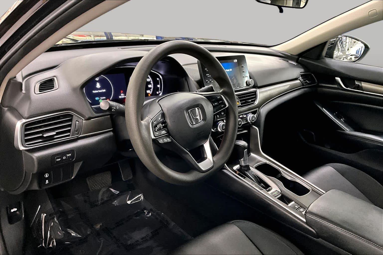 Used 2018 Crystal Black Pearl Honda LX 1.5T image 16
