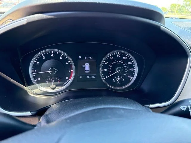Used 2019 Red Hyundai SE image 19