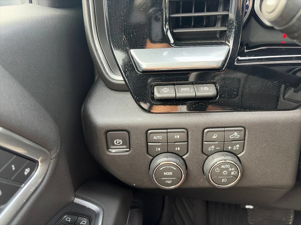 2026 Chevrolet Silverado 2500 HD High Country - Photo 23